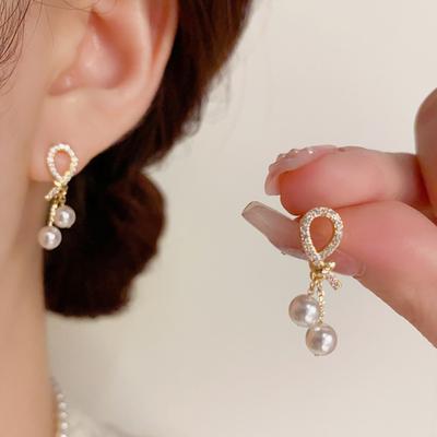 Pearl Light Luxury Style Simple Daily Commuting Style Personality Design Earrings Temperament Fashion Earrings