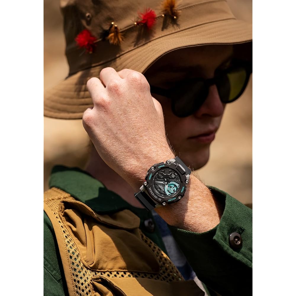 Hodinky Casio G-Shock (GA-2200M-1AJF) se strukturou Carbon Core Guard, Pánské, Černé (Oficiální japonský produkt)