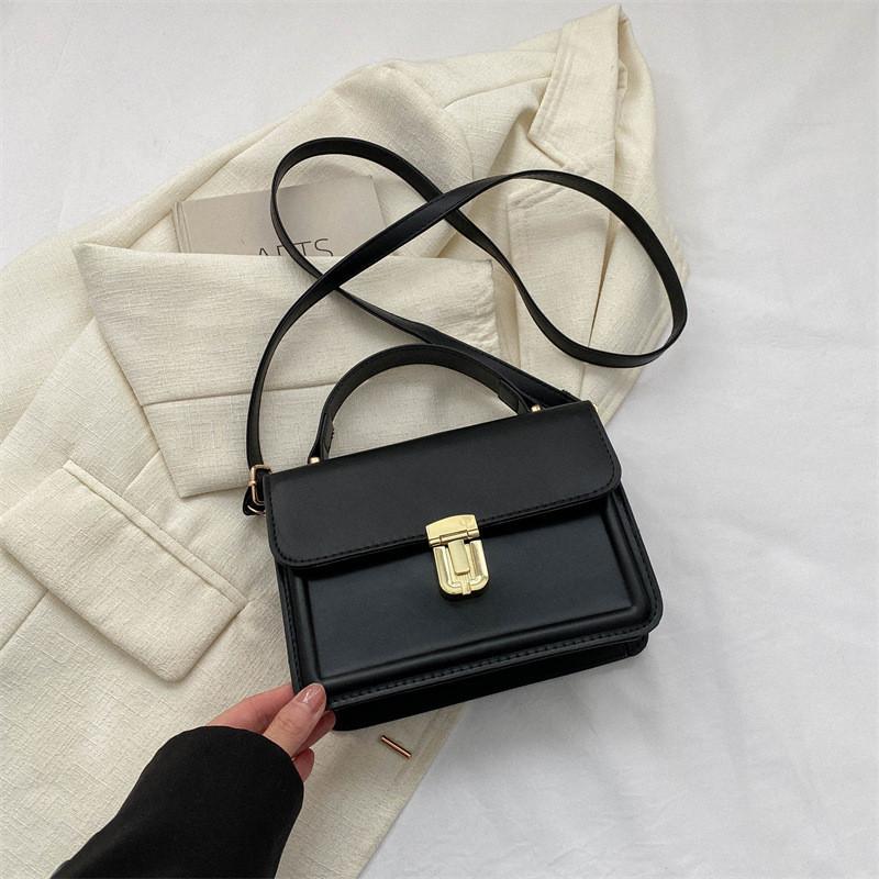 Stylish Street Fashion Small Square Crossbody Bag With Stitching Elements чёрный
