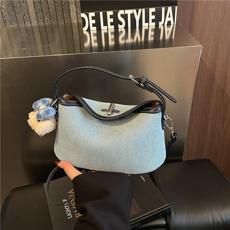 Sense niche bag women's autumn and winter 2026 new casual handbag fashionable women's versatile dumpling bag