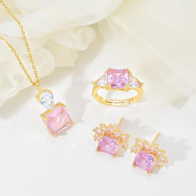 Pink Square Necklace Women'S Premium Versatile Temperament Gem Pendant Delicate Clavicle Chain Accessories