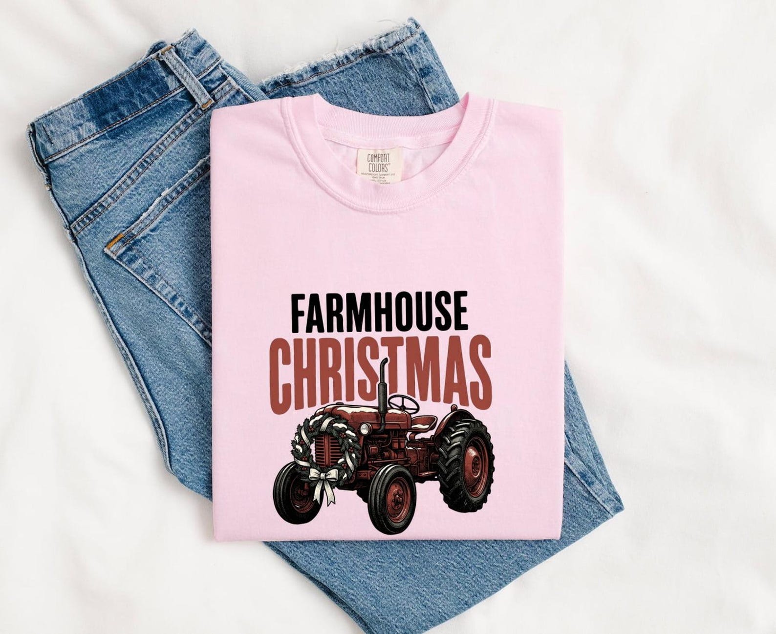 Farmhouse Tractor Shirt Christmas Farmhouse Gift Women Vintage Tee Tractor T-Shirt Holiday Fan Retro Tshirt Country Graphic Rustic Wreath S