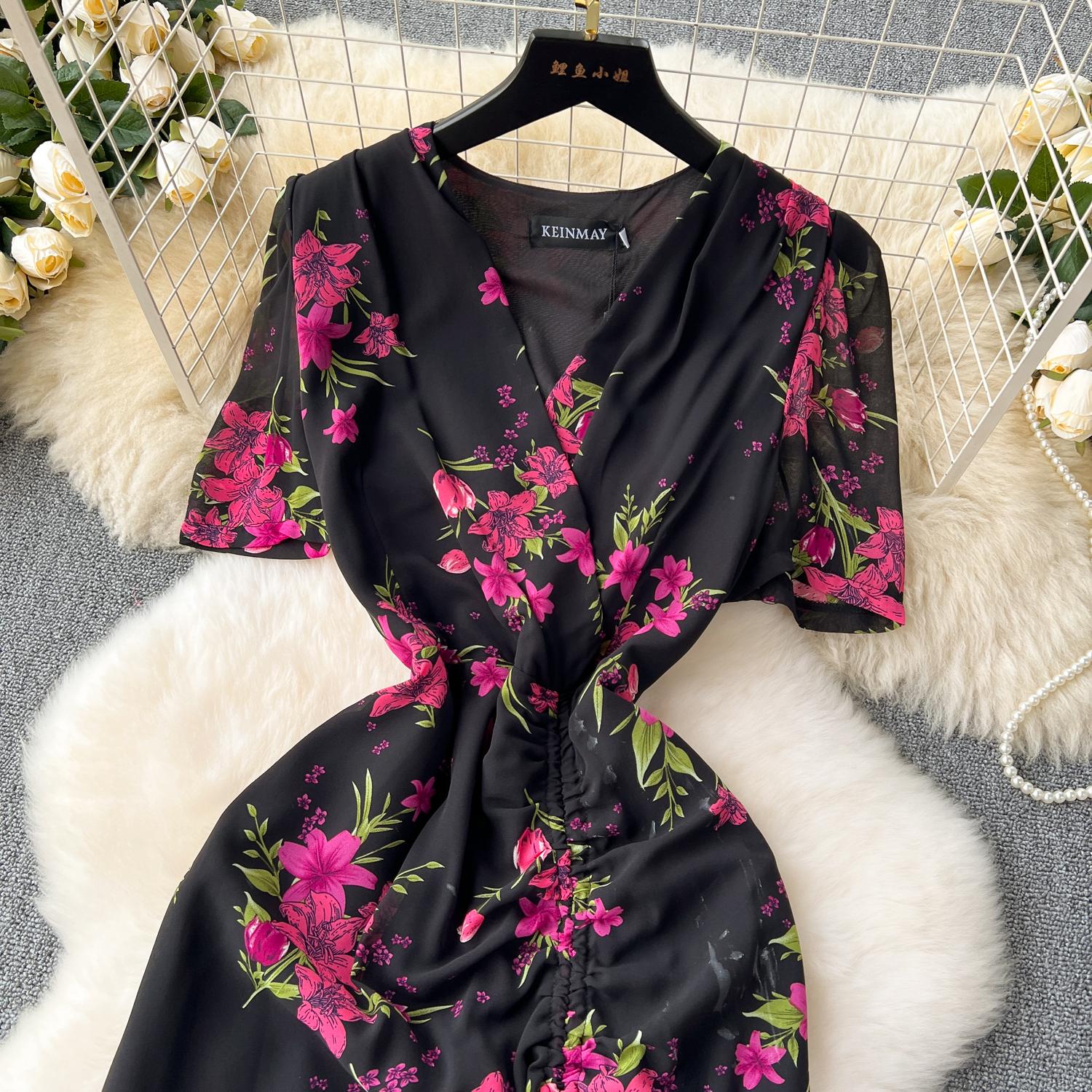 Французское темпераментное длинное платье с v-образным вырезом на талии и цветочным — фото 6