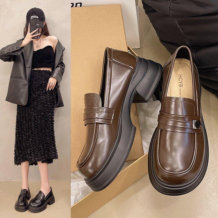 

Круглые универсальные черные туфли на платформе в стиле ретро, женские, новые осенние туфли 2025 года, французские мокасины с толстой пяткой и одной педалью 39 коричневый