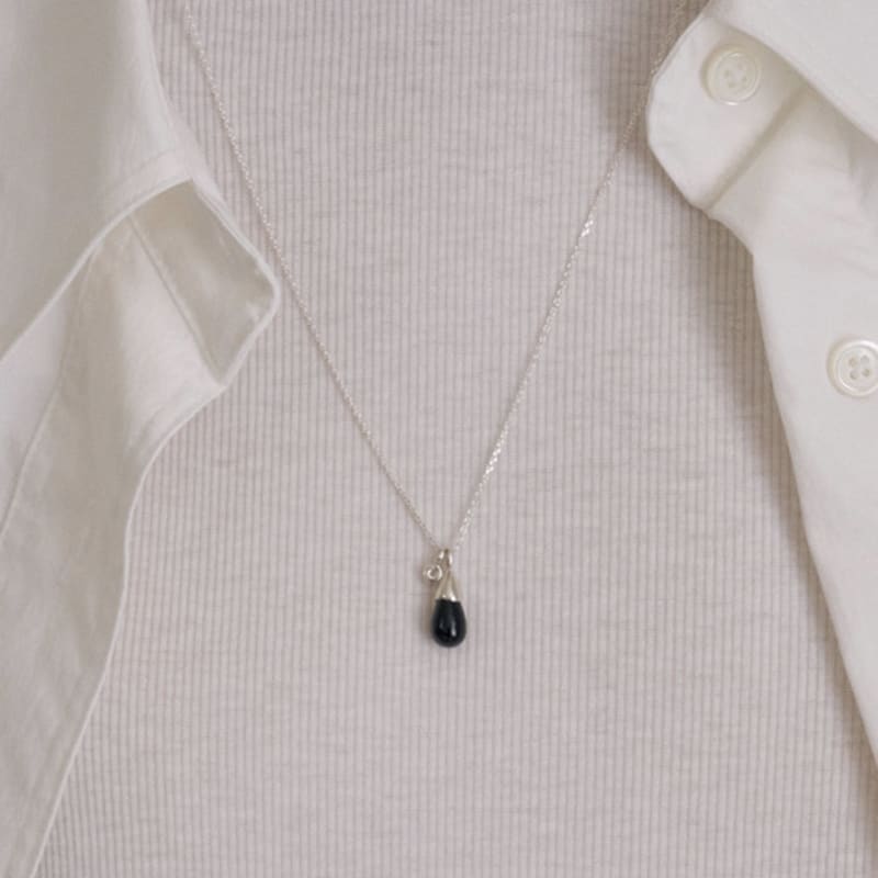 ovbeige [VEI] 925silver PETAL STONE NECKLACE_ONYX