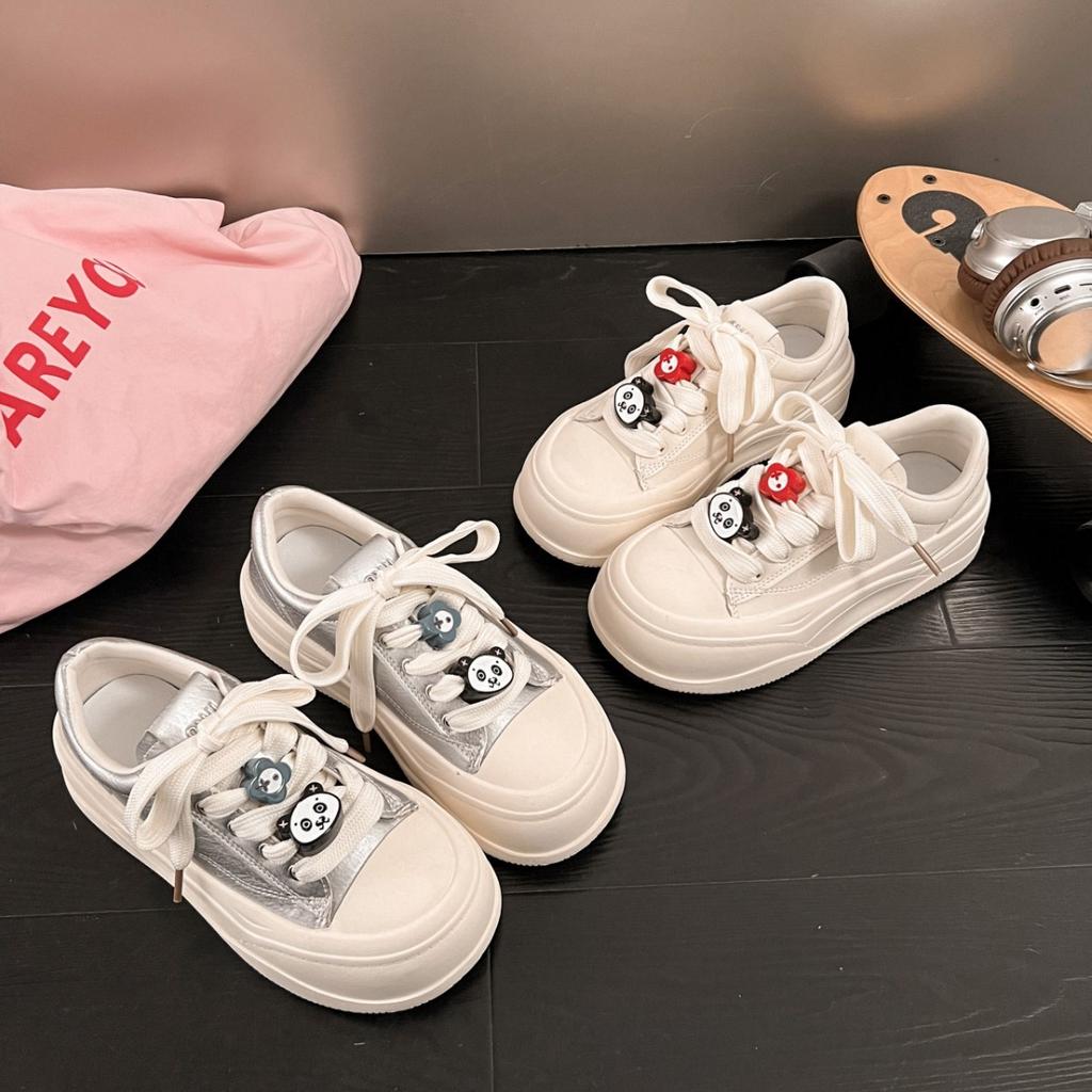 Versatile Little White Shoes Thick Baseplate Shoes Women's 2025 Spring New Niche Design Sense Leisure Sports Heightening Bread Shoes