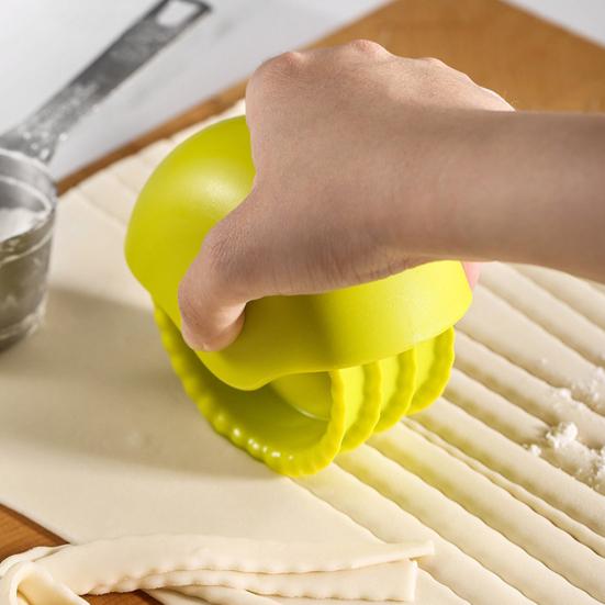 Kakehjul Kjøkken Deigkutter Rund Kake Pizza Krimpere Kjekstempel Paibunn Kakehjul og Kutter