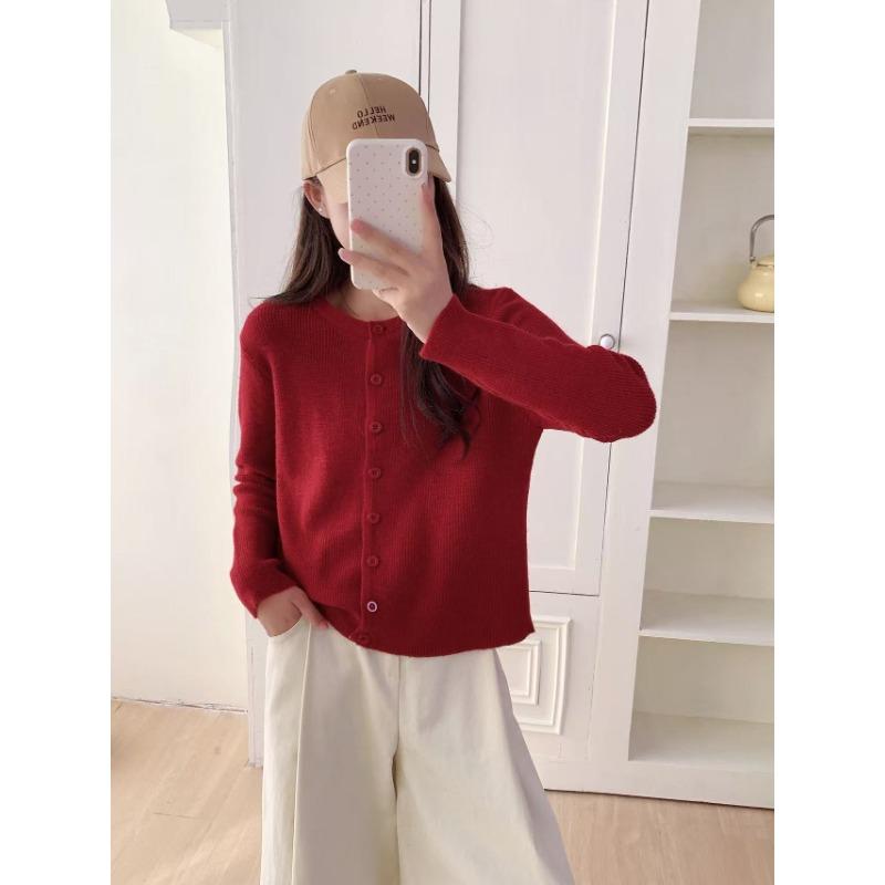 Autumn knitted cardigan small coat women's thin temperament age-reducing sweater with a thin short top