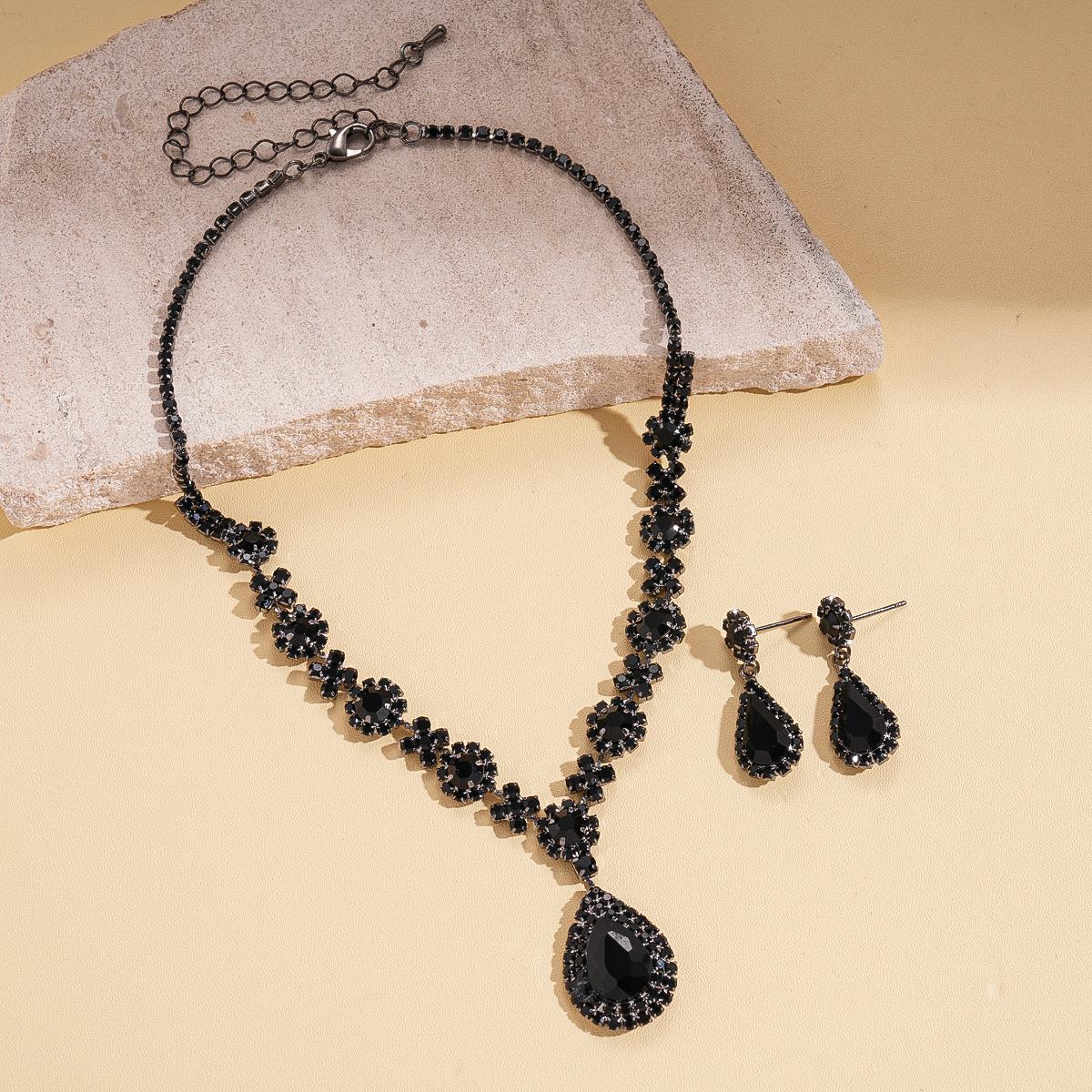 Two-piece set of dark wind diamond water drop flower necklace personalized light luxury item