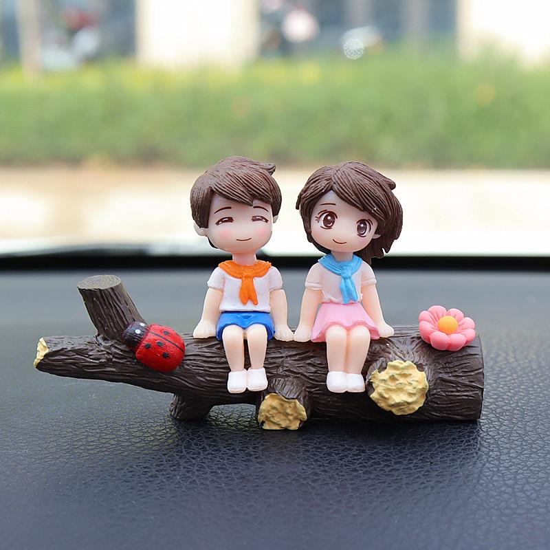 New Cute Couples Car Ornaments Tree Branch Figure Figurines Decorations Automotive Interior Dashboard Decor Accessories