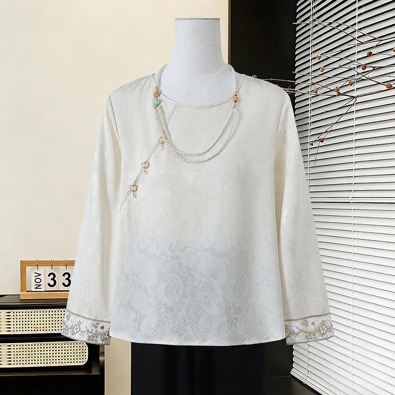 Elegant Two-Piece Vest Set for Mature Women: Heavy Embroidery Vest and Stylish Base Layer Shirt, Ideal for Spring/Autumn 3XL (125-135 jin)