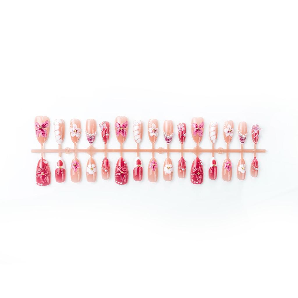 30-teiliges Set: Exquisite handgefertigte Mandel-Nagelspitzen mit Strasssteinen, 3D-Blumen, Schmetterlingen und Perlen