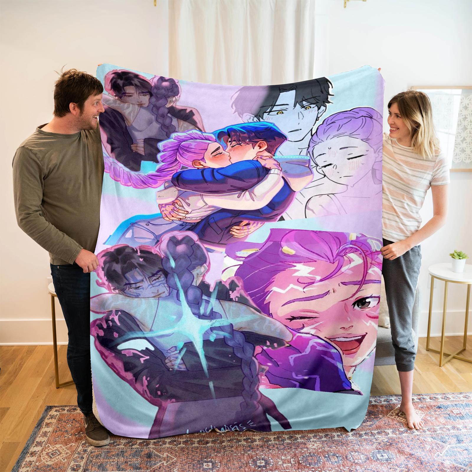 

Этот уютный плед украшен принтом «И» и «», вдохновленным девушками-ведьмачками, демонстрирующим персонажей в действии. One Size