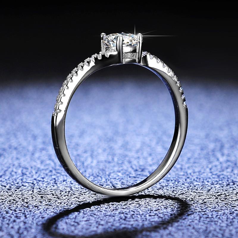 S925 Sterling Silver 50-Point Twisted Moissanite Ring with Four-Prong Setting