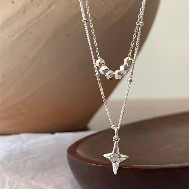Simple And Versatile, Sweet And Cool Double-Layer Niche Design Necklace, Fashionable Commuting, Exquisite Collarbone Chain.