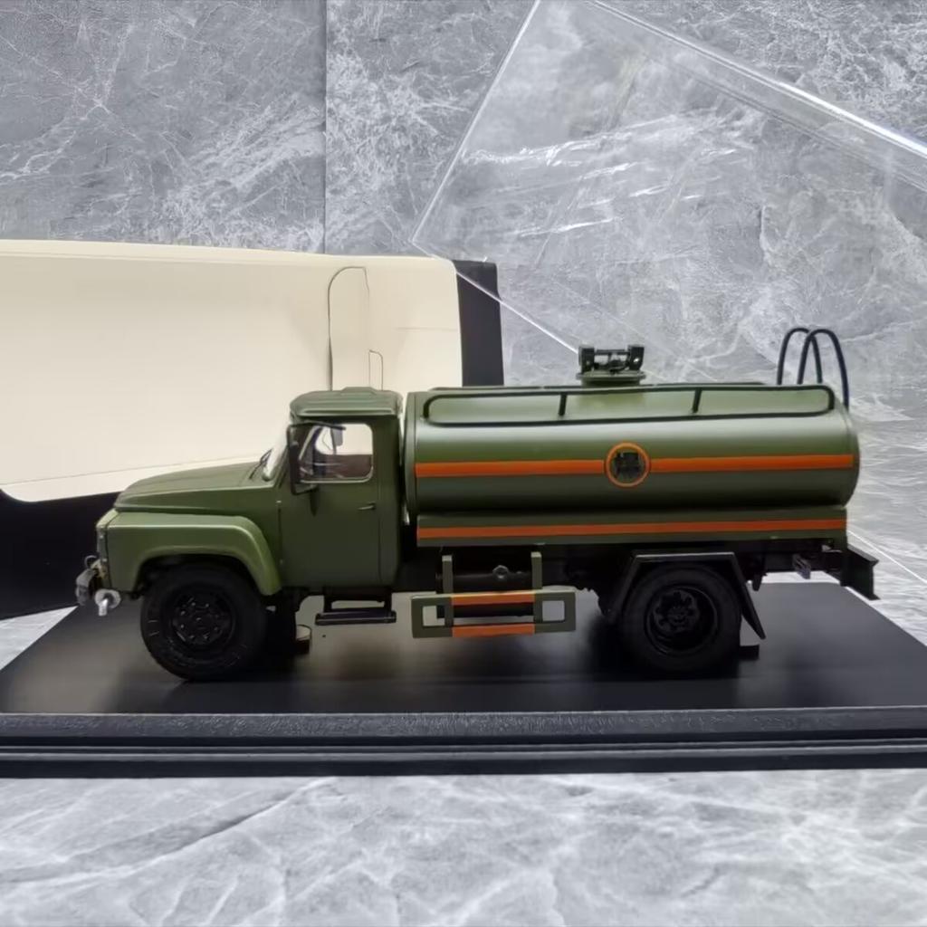 Modellino Camion Cisterna Petroliera in Lega 1/43 Diecasts Metallo Camion Irrigatore Stradale Veicoli Modello Simulazione Scala Miniatura Regali per Bambini