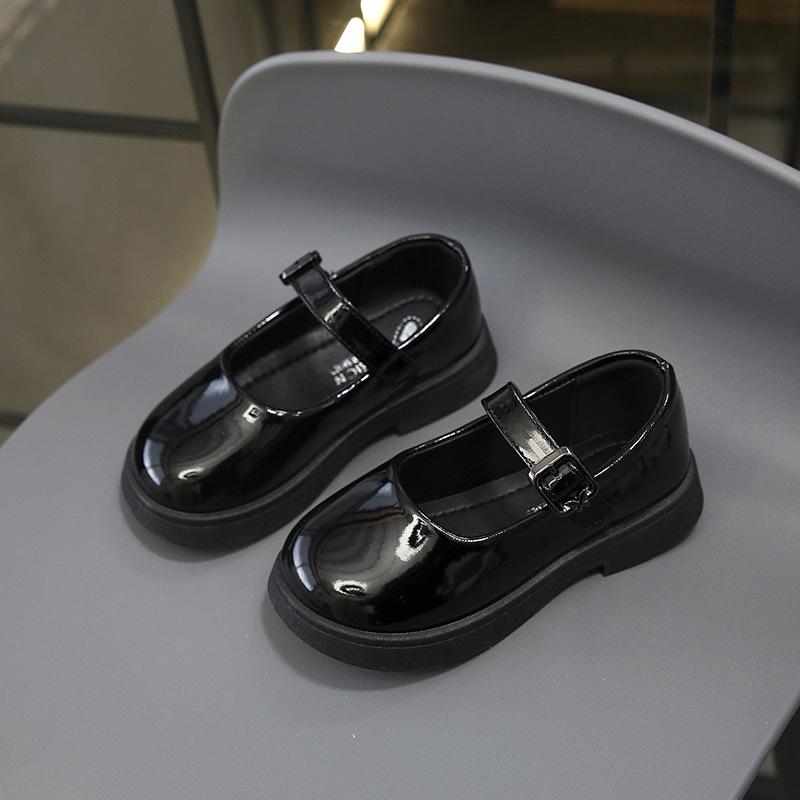 

Кожаная обувь для девочек 2025 туфли для выступлений для маленькой девочки черные женские в британском стиле туфли Мэри Джейн детские туфли принцессы весна и осень 24-29 yards whole box shot 48 pairs чёрный
