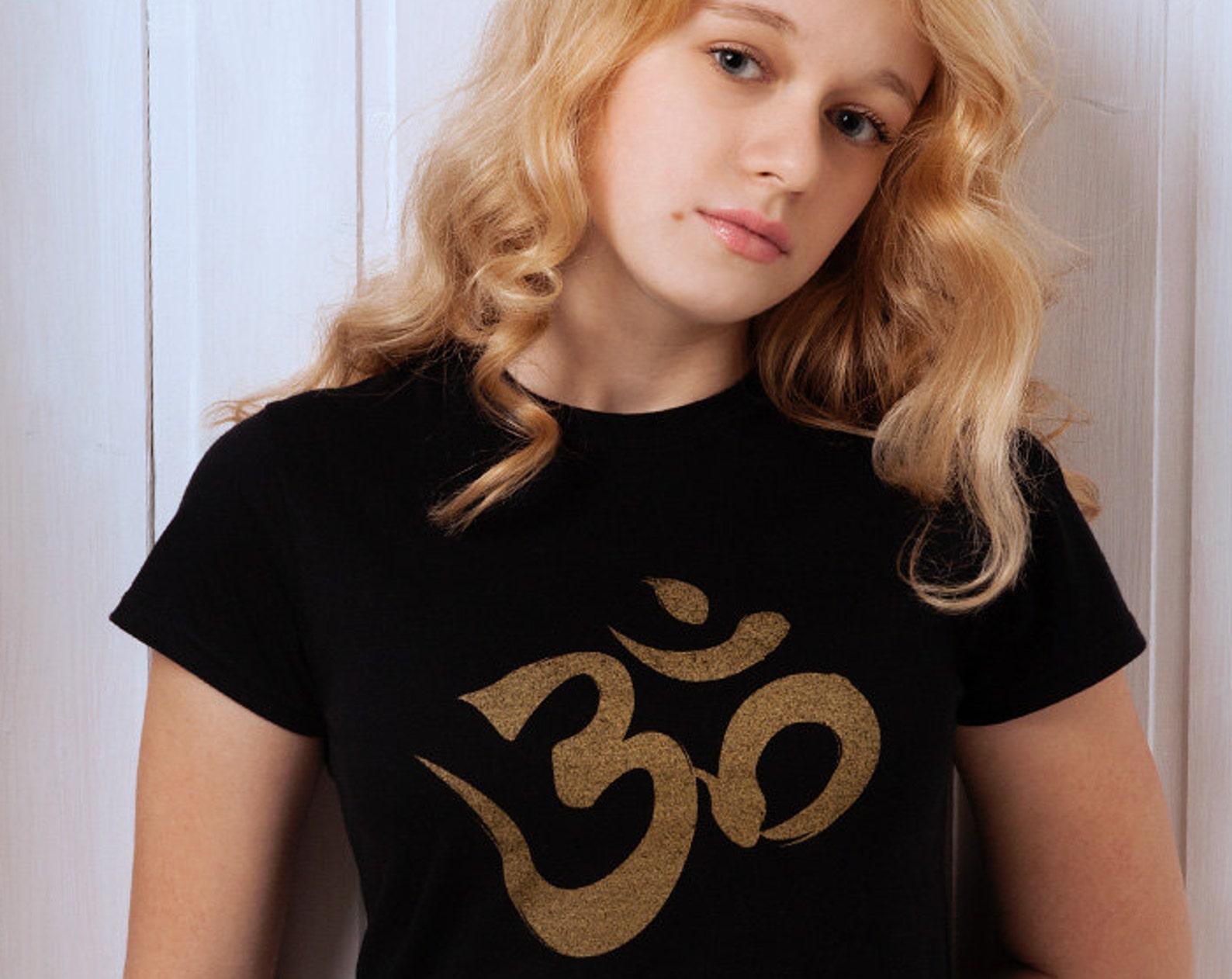 Om Symbol T-Shirt - Pale Gold Print, Yoga Meditation Tee L