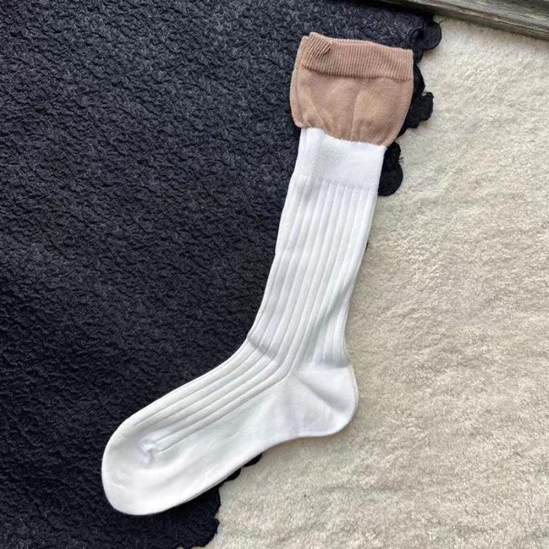Female Spring and Autumn Fashion New Two Color Splicing Small High Tube Stack Socks