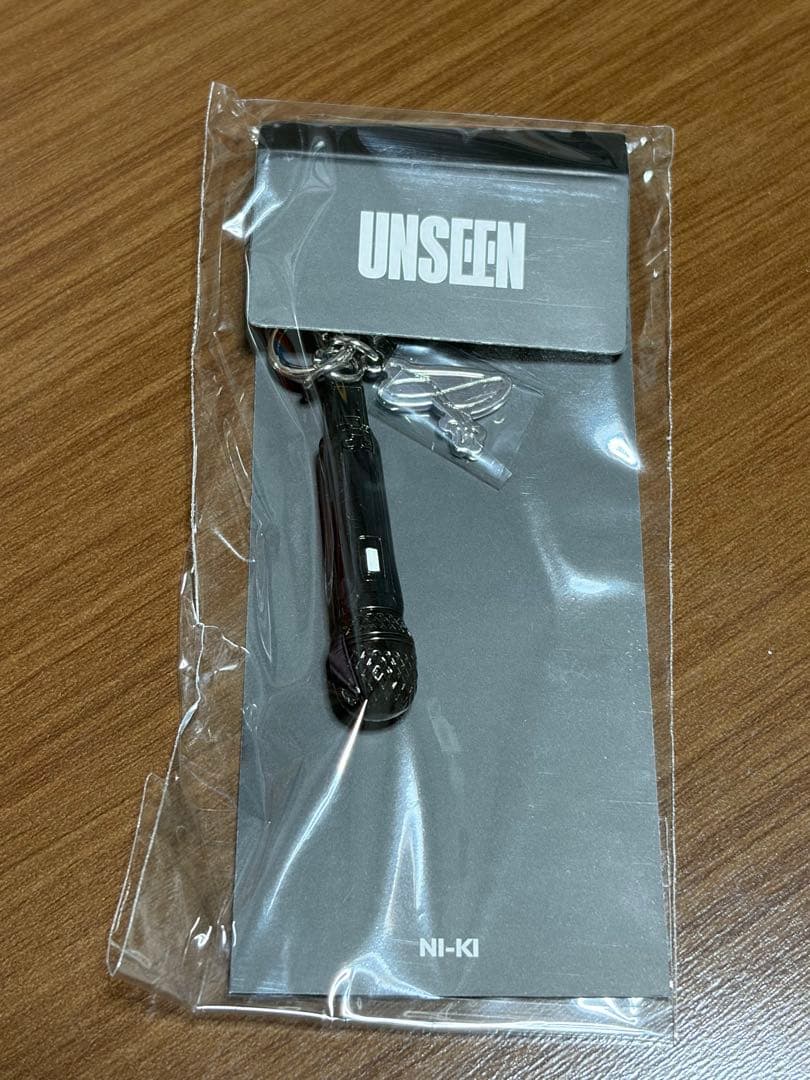 [Б/У] ENHYPEN Корея UNSEEN Никки Брелок-микрофон