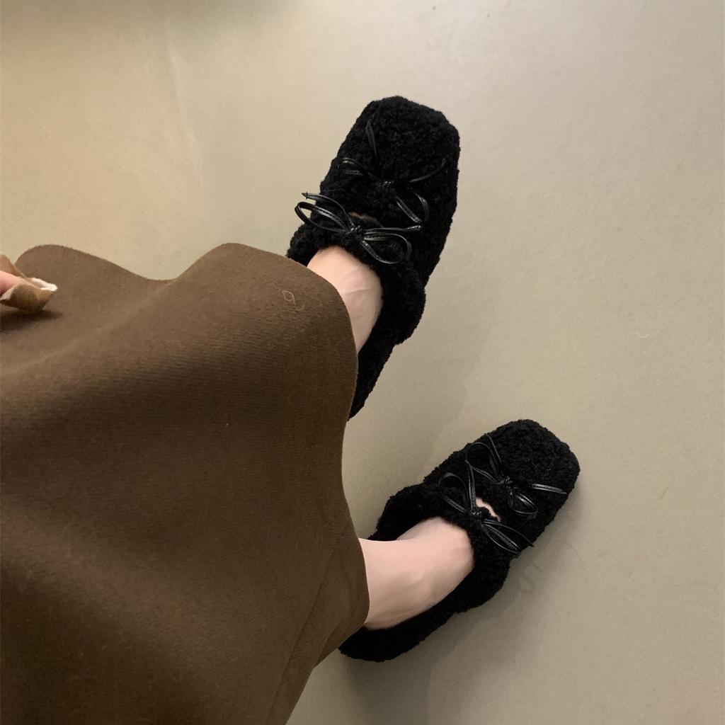 Weichsohlige Ein-Pedal-Flauschschuhe für Damen Herbst und Winter 2025 neue Oberbekleidung Doudou-Schuhe mit Fleece warm flachsohlige Baumwollschuhe beladene Schuhe