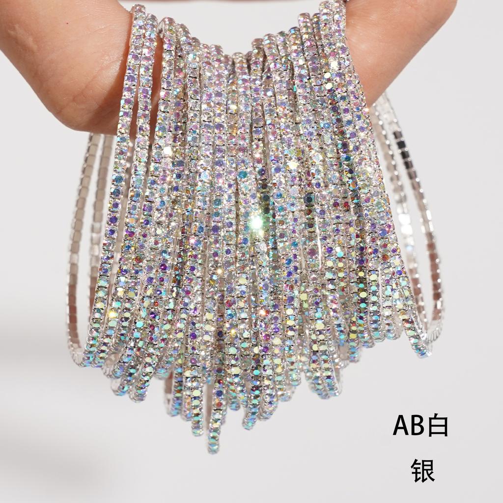 Fashion Stretch Bracelet with Embedded Rhinestones Elastic Band Adjustable Size Suitable for Various Wrist Sizes Elegant Design Durable Material