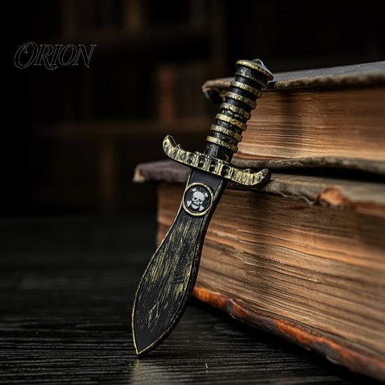 Party Game Accessories Halloween Plastic Fake Knife, Retro Pirate Weapon Prop, Vintage Style Gear Cosplay Costume for Party, Stage Performance Secret