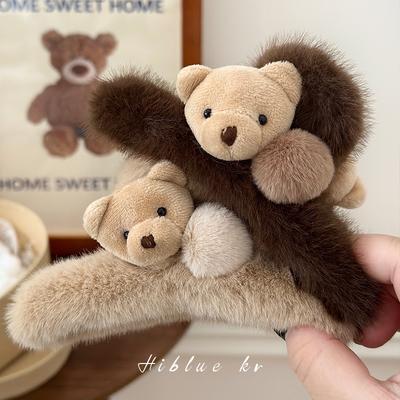 Stylish, Versatile, and Adorable Plush Bear Hair Clip for Women, Perfect for Autumn and Winter.