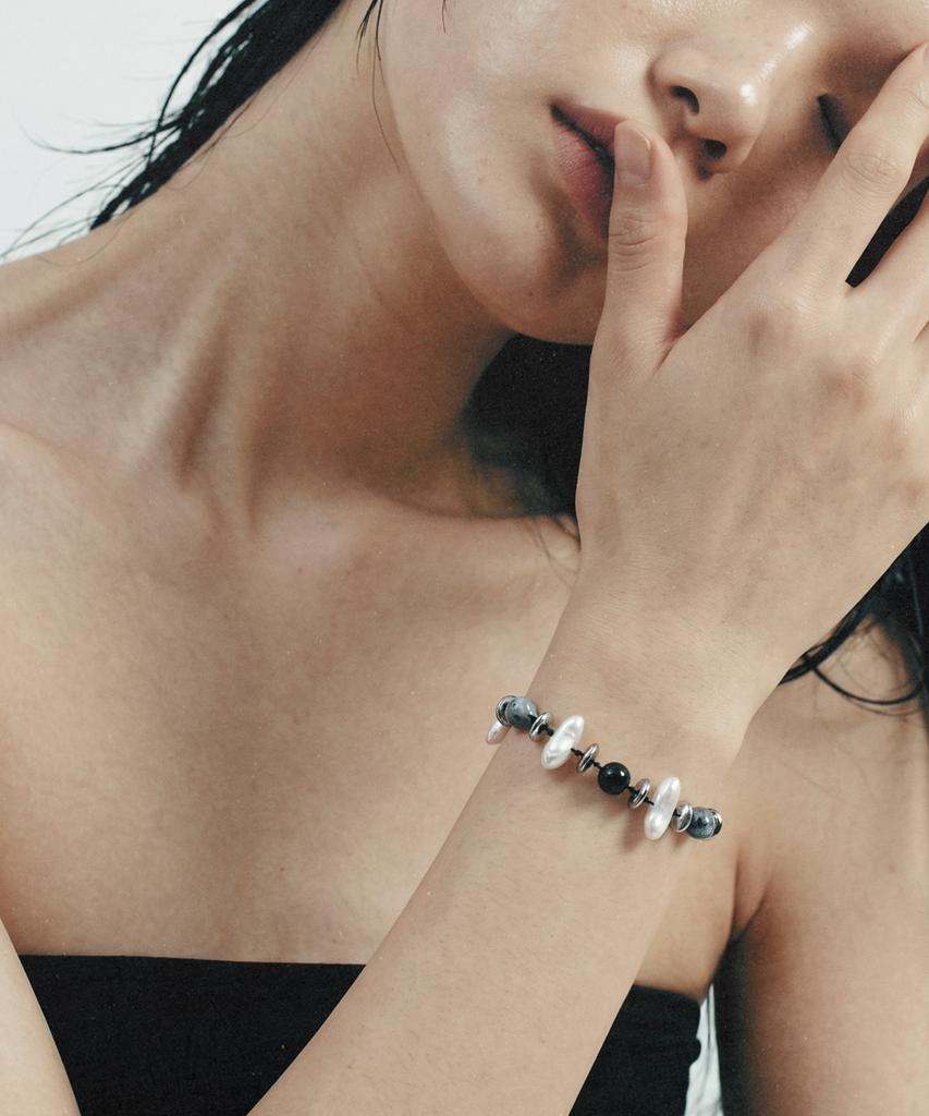 Rubati Terra Hematite Pearl Bracelet_Black