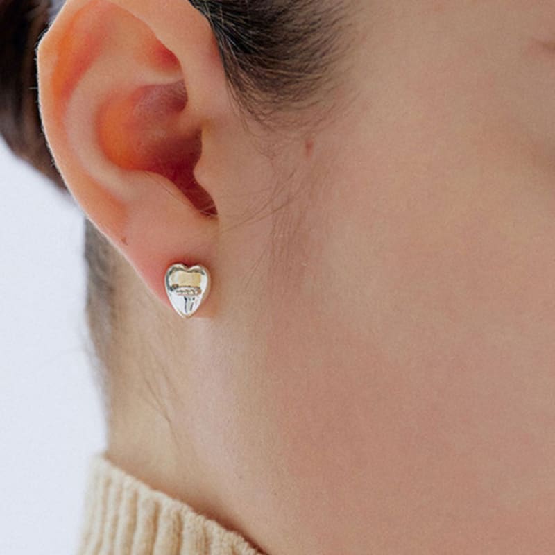 LUMIAH SIGNATURE THREAD HEART EARRINGS