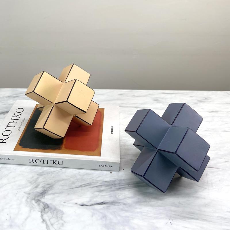 Moderní jednoduchý evropský styl, lehký luxusní bílý modrý pryskyřičný kříž, ozdoba, model domu, prodejní kancelář, měkká dekorace