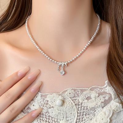 Manta Rose Pearl Zircon Pendant Necklace Retro Light Luxury Collarbone Chain Versatile Temperament High-end Jewelry