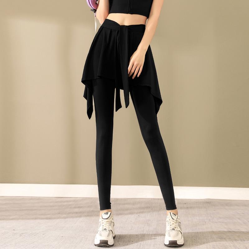 Damen Übergröße Slim-Fit Yogaanzug für Fitness, Morgenlauf, Badminton, Wandern - Rock- und Hosen-Set