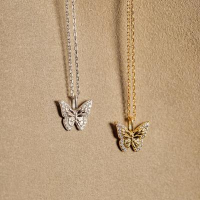 Celebrity-Inspired Dancing Butterfly Pendant Necklace – Elegant, Simple, and Versatile Clavicle Chain