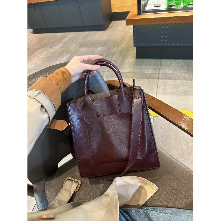 Guangzhou Genuine Leather Women's Handbag 2025 New Fashionable Versatile Large Capacity Shoulder Crossbody Bag Princess Diana Bag