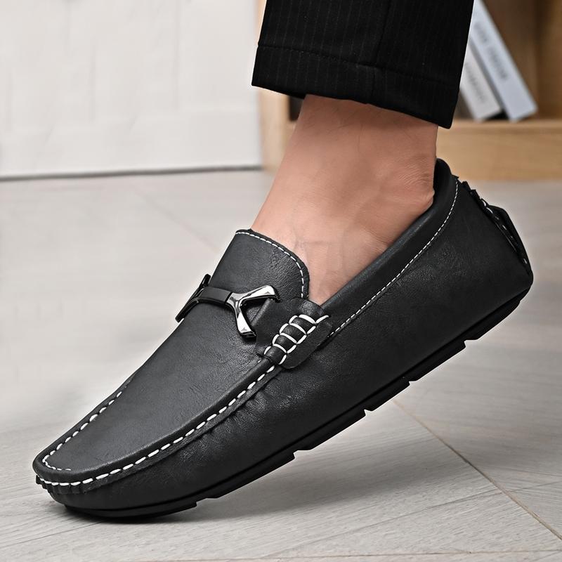 FashionLeather Men Casual Shoes Slip On Soft Comfortable Loafers Men Retro Moccasins Italian Light Male Driving Shoes Men Moccasins