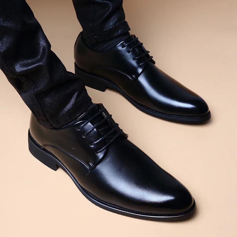 Men's Leather Shoes 2025 Autumn New Wedding Leather Business Formal Leather Shoes Pointed Casual British Lace Up Men's Shoes