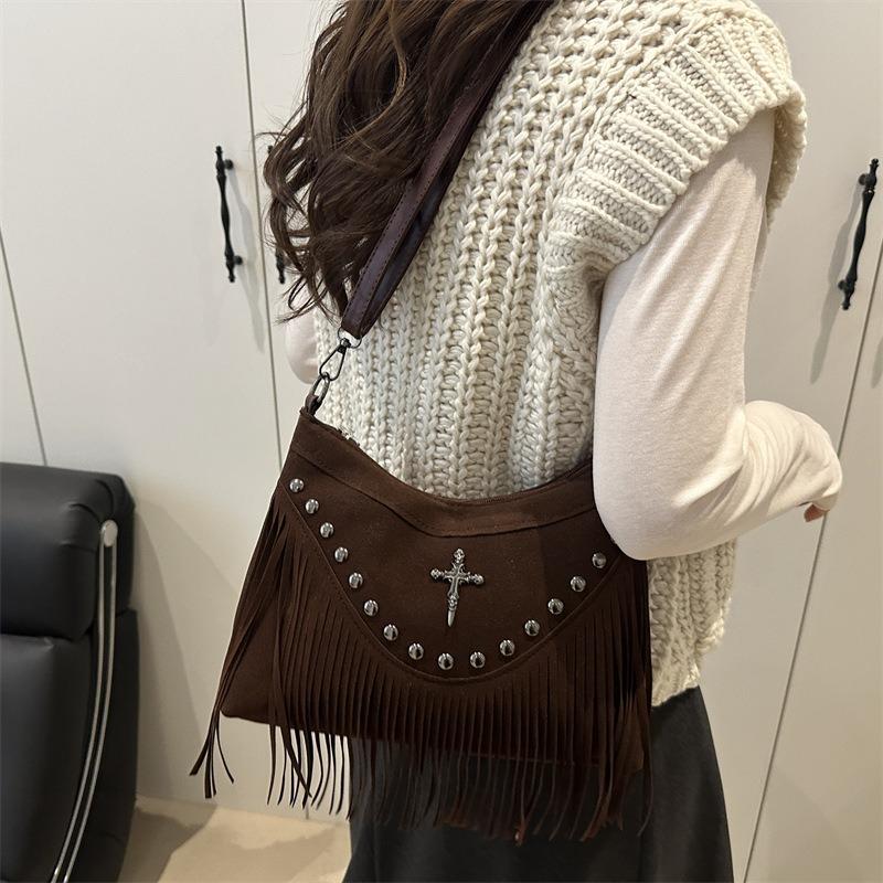 Fashion Rivet Tassel Punk Bag Women's New Autumn Popular Versatile One Shoulder Crossbody Underarm Bag
