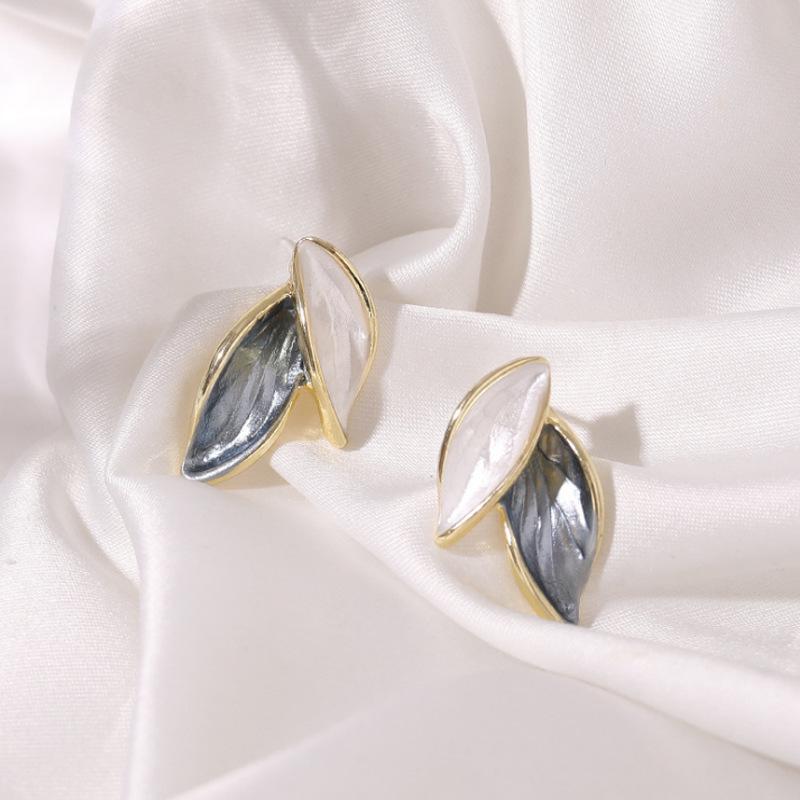 Sonderpreis: Blau & Weiße Koreanische Blatt-Ohrringe für Damen - Trendige Feenstil Stecker