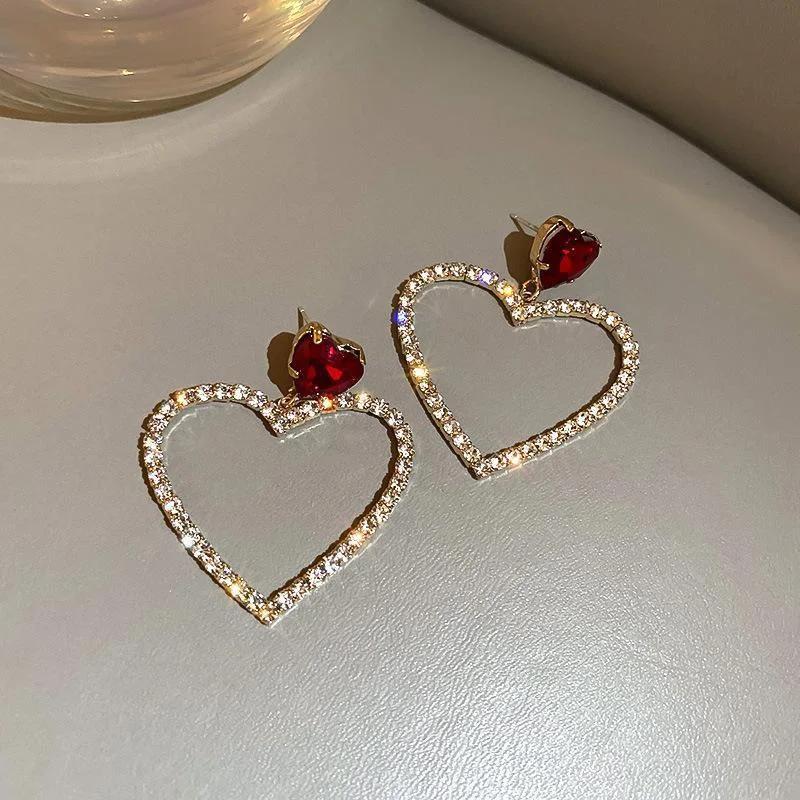 Neu 1 Paar Liebes-Schmuck Glänzender Strass Hohlherz Tropfen für Frauen Mädchen Vintage Rote Kristall-Ohrringe