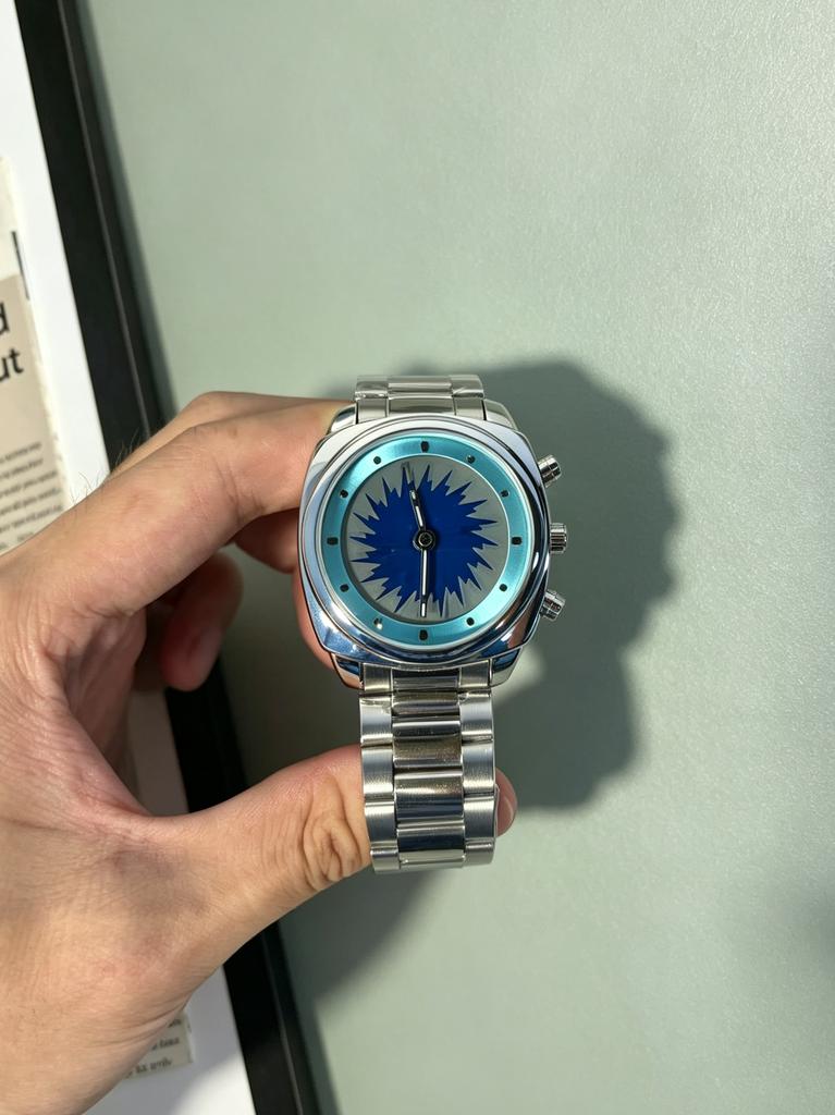 New Dynamic Sparkling Fireworks Dial Quartz Watch Solid Stainless Steel Strap Fashion Watch Available in Red Blue and Green