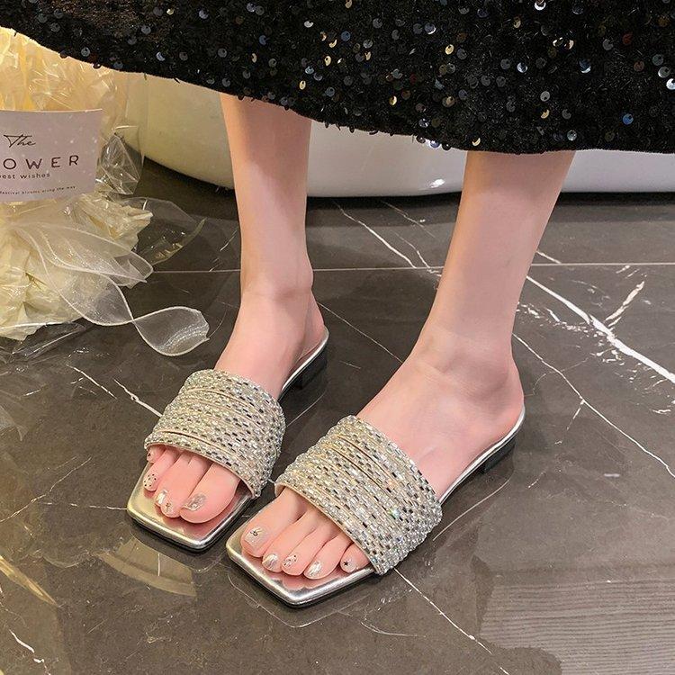 Fairy Wind Beautiful Square Head Rhinestone Slippers Women Summer Wear 2025 New Open-toed Thick Heel Cool Slippers