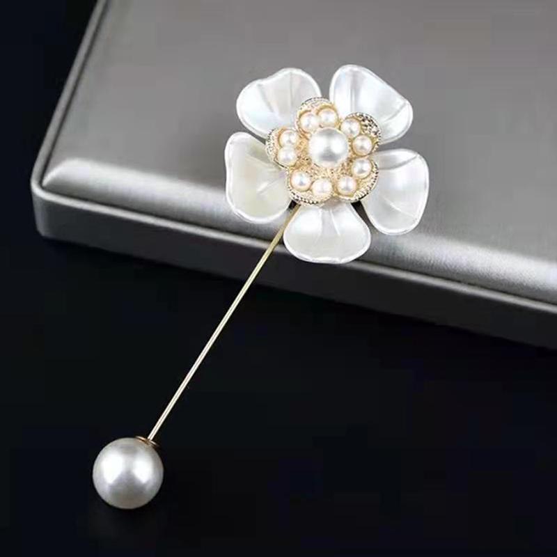 Imitace perly, brož Kamélie květina pro ženy Bílá květina Kytice z okvětních lístků Dlouhá jehla Košilový límec Lapel Pin Dárek