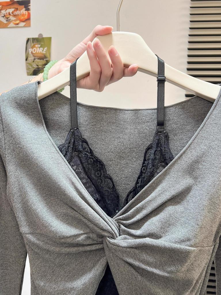 Korean Style Lace Patchwork Faux Two-Piece Long Sleeve T-shirt for Women - Autumn/Winter Spicy Girl Inner Base Layer Top
