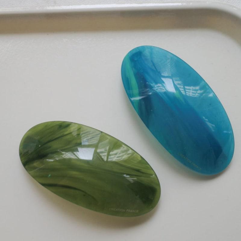 

objet213 Oval Blue Hair Pin 2. Marble Green