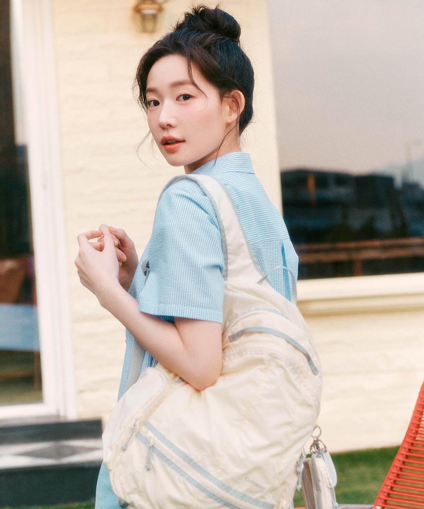 COVERNAT WOMAN Seersucker Half Shirt Sky Blue