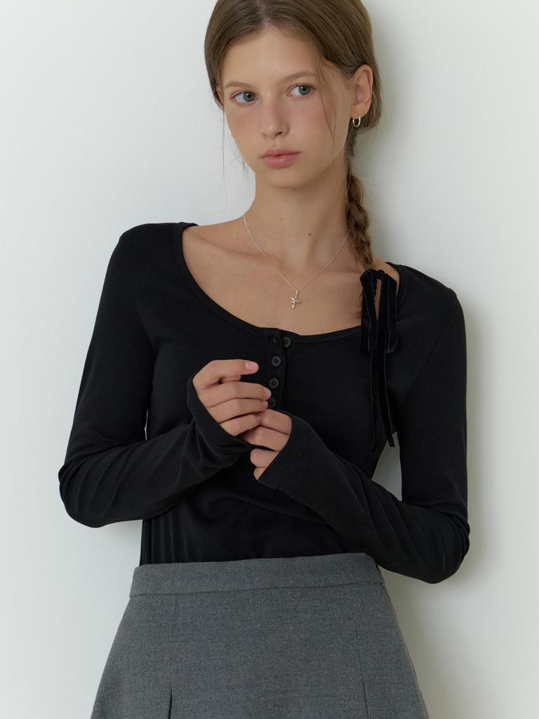 Liel Sherry Button U T-Shirt (Black)