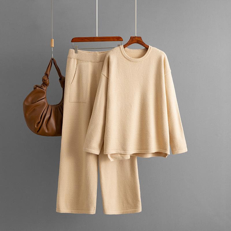 A Two-piece Solid Color Set of Loose Knitted Round-neck Sweaters and Fashionable Casual Wide-leg Pants for Autumn and Winter