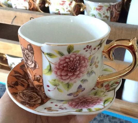

Gilded Floral Porcelain Coffee Cup European Vintage Teacup Set Home Large Capacity Porcelain Coffee Cup Drinking Mug Gift Decor 201-300ml