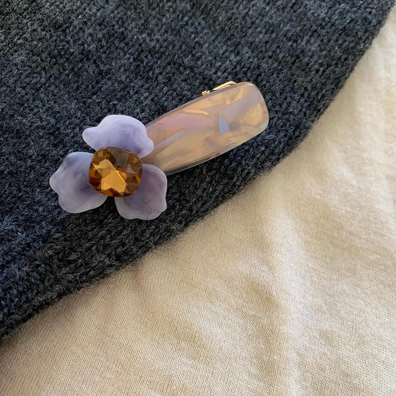 1pc Vintage Brightening Blue Purple Frosted Flower Edge Clip Three-dimensional Petal Crystal Bangs Clip Duckbill Clip Hair Clip